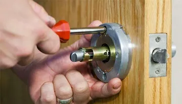 best commercial lock change in Mississauga, ON